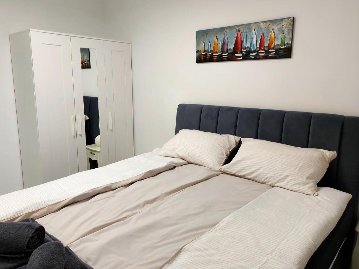 Apartman S Dvije Spavace Sobe Poreč Eksteriør bilde