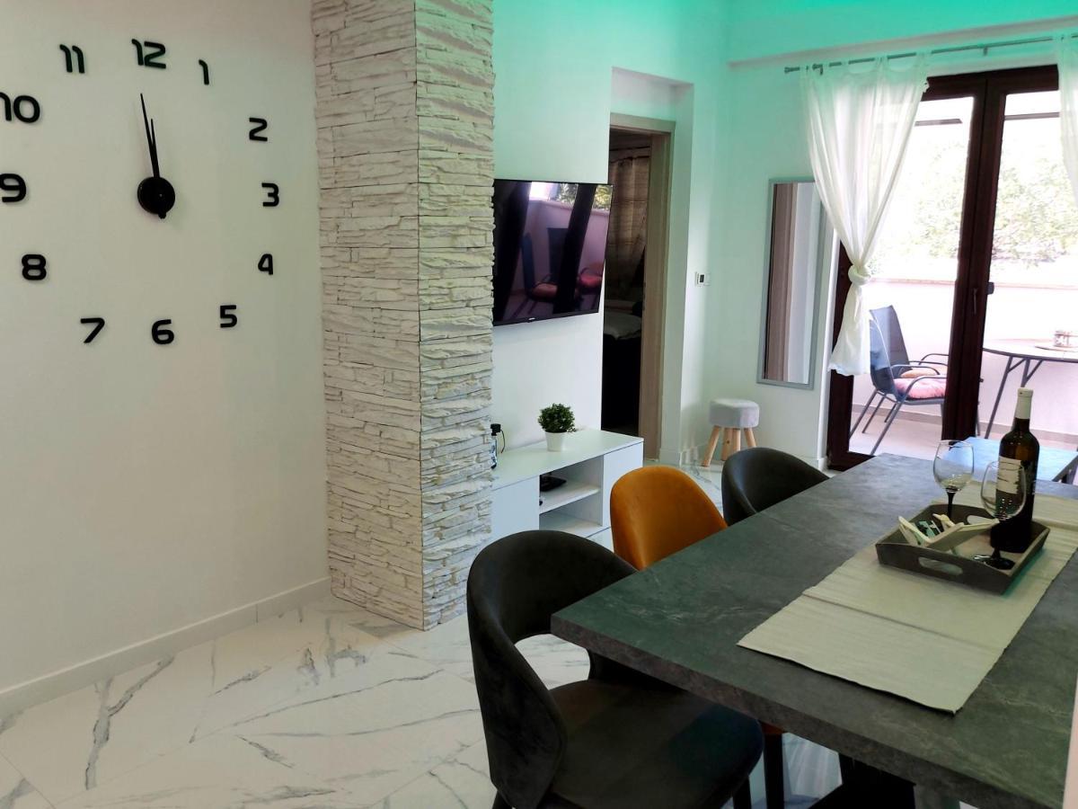 Apartman S Dvije Spavace Sobe Poreč Eksteriør bilde